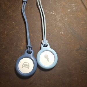 Apple Airtags Key & Car Finder — Light Blue and Dark Blue